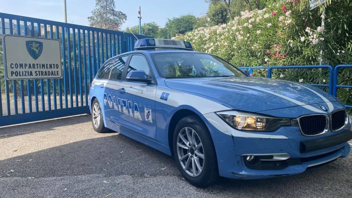 tratta di esseri umani cittadino brasiliano arrestato dalla polizia