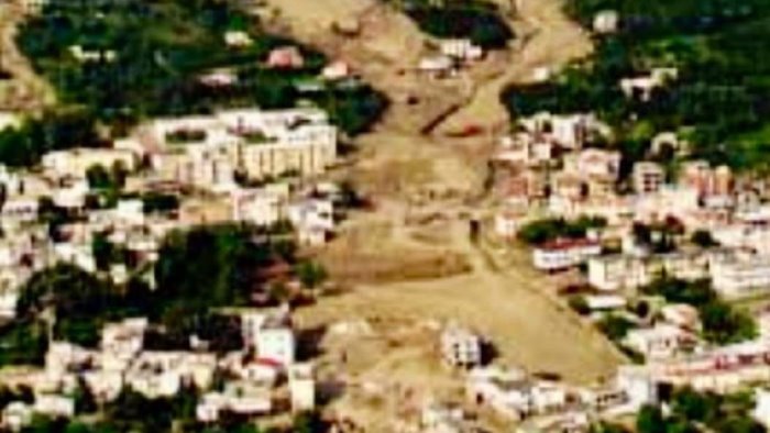 frana sarno i ricordi dei vigili del fuoco se non vieni fuori tu vengo io