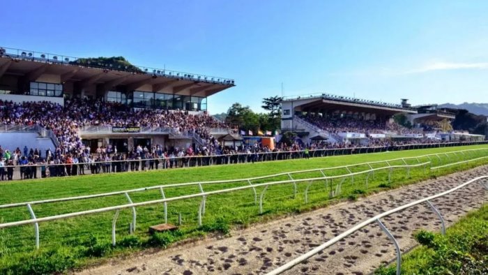 gran premio lotteria di agnano trionfa always ek