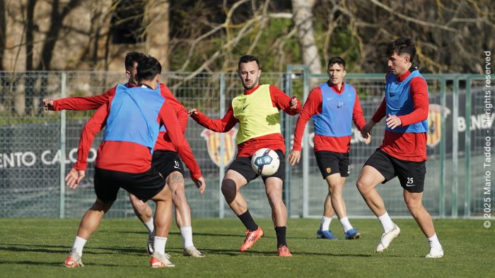 nonostante l eliminazione il benevento continuera ad allenarsi