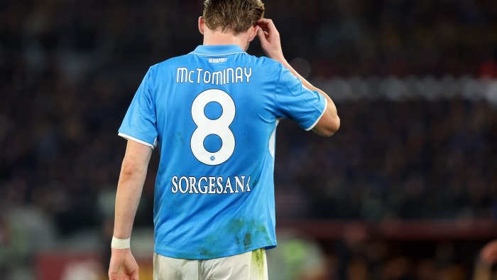 napoli mctominay rischia di perdere 2 milioni di sterline il motivo