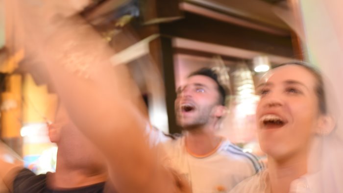 francia scontri dopo semifinale di champions league a parigi 44 arresti