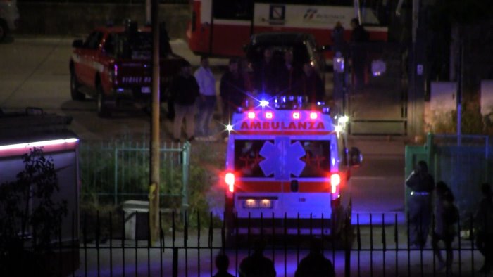 precipita da un capannone dismesso 24enne ricoverato in prognosi riservata