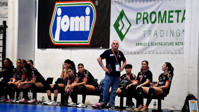 pallamano a1 jomi salerno partita da dentro o fuori alla palumbo con pontinia