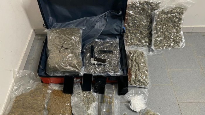 traffico-di-droga-dalla-spagna-sequestrati-oltre-300-chili-di-coca-e-hashish