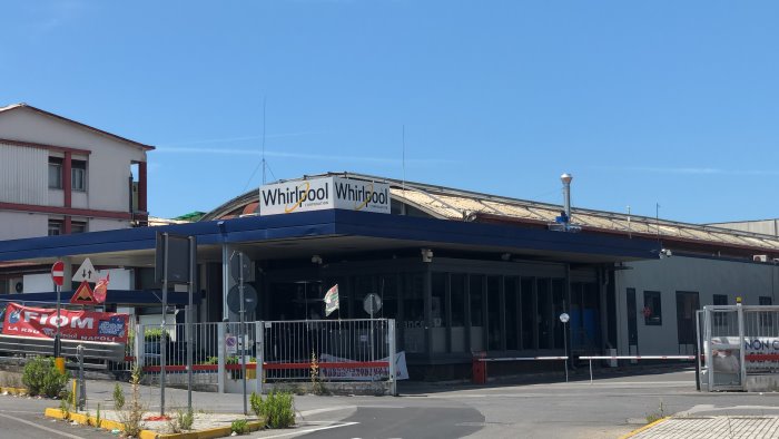 il prefetto di napoli in visita alla whirlpool di via argine