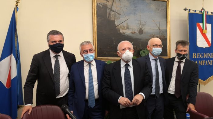 il maestro muti ai templi di paestum nel concerto per la siria