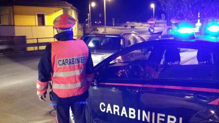 in fuga dai carabinieri maxi multa per due minorenni