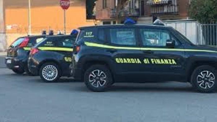 ischia blitz antiassenteismo indagati 32 dipendenti asl