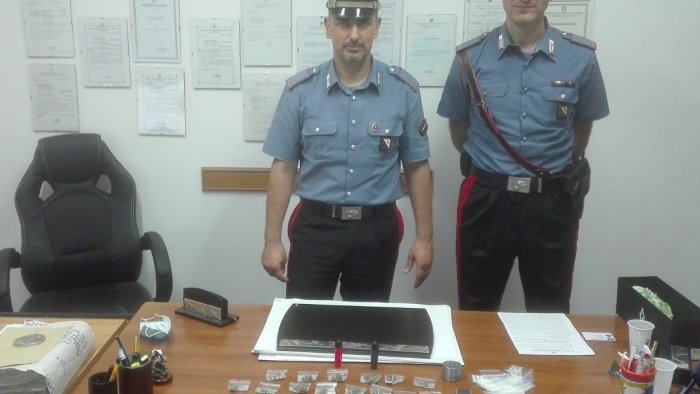 centro di spaccio nel garage di casa arrestato 18enne