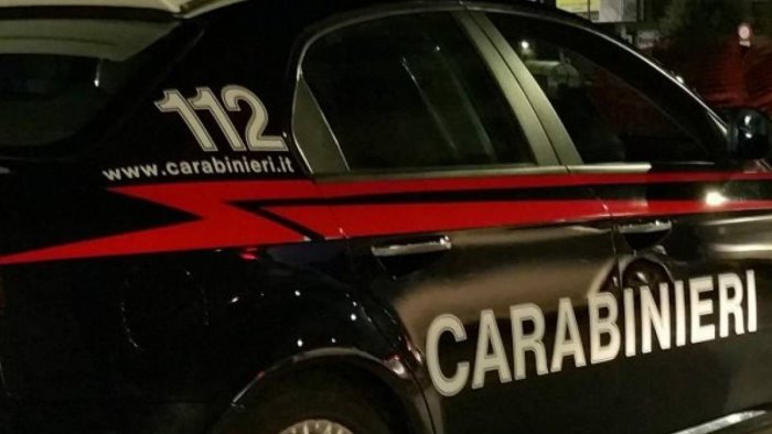 ruba nei lidi e si introduce clandestinamente in casa vacanza arrestato