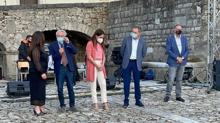 giovani musicisti in concerto nella splendida cornice del canale a gesualdo