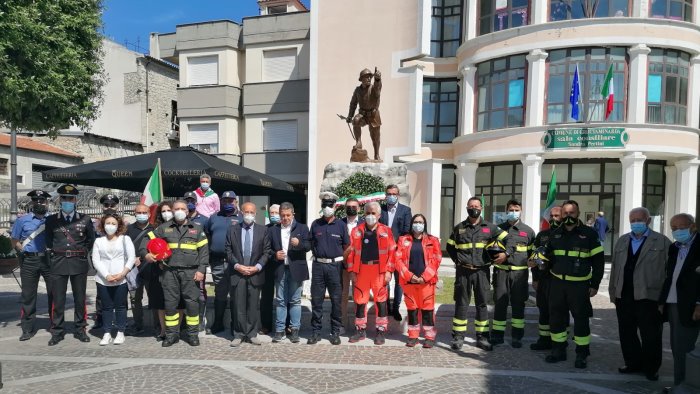 cobino rinsaldiamo il grande senso di unita e il nostro essere italiani