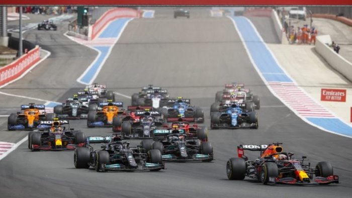 verstappen vince in francia davanti a hamilton male ferrari
