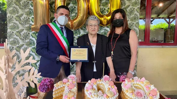 mercato san severino in festa per i 100 anni della signora anna ragosa