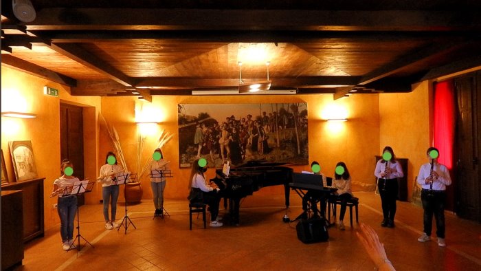 bisaccia saggio di fine anno dedicato al lavoro di medici e infermieri