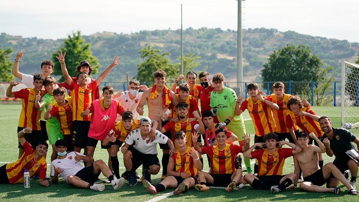 benevento under 17 napoli ko quarti di finale a un passo le foto