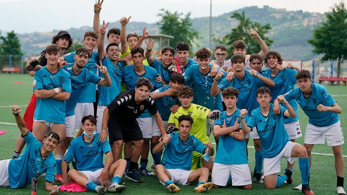 benevento l under 17 esplode di gioia e tra le migliori otto d italia foto