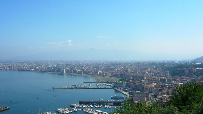 emergenza criminalita a castellammare allarme 5 stelle situazione difficile