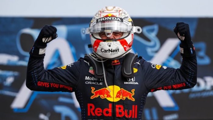 doppietta red bull in azerbaijan verstappen precede perez