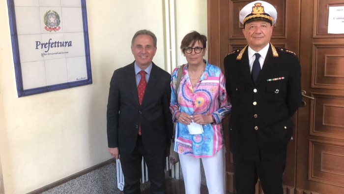 sindaci in prefettura a salerno la piana del sele merita maggiore sicurezza