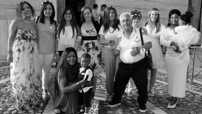 petruro irpino borgo in festa battezzati due piccoli rifugiati del sai