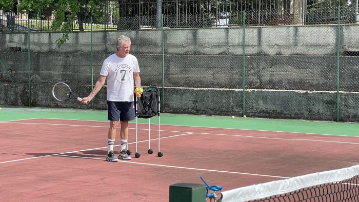 tortorella a lezione di tennis con paolo cane