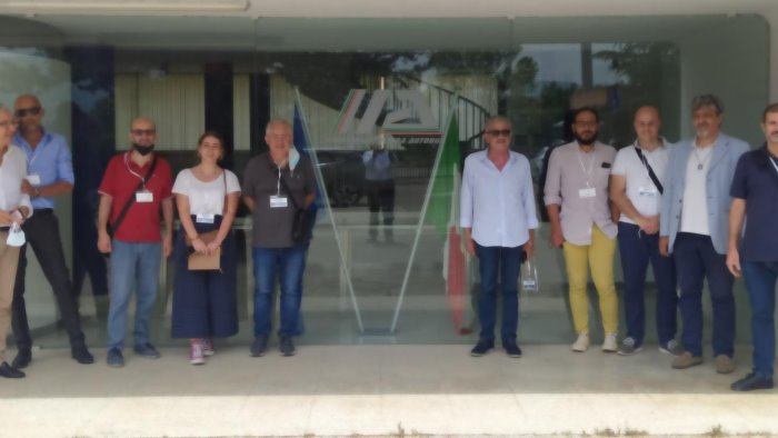 ex irisbus prof unisa e dell universita di malaga in tour il futuro e qui