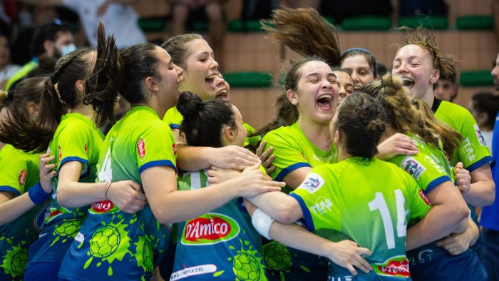 pallamano youth league under 20 femminile la jomi salerno e in finale scudetto