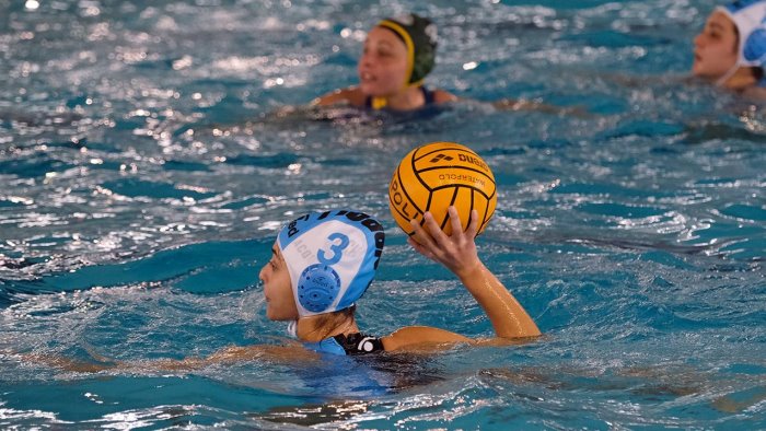 pallanuoto a2 femminile napoli torna alla vittoria contro velletri
