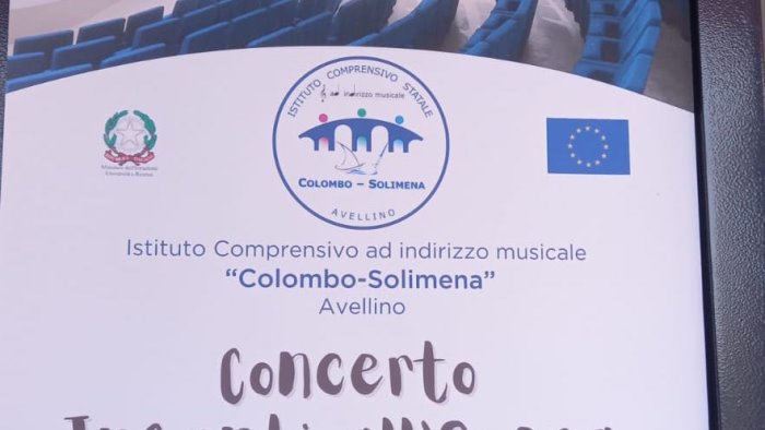 la scuola colombo solimena di avellino si esibisce con incanti all opera