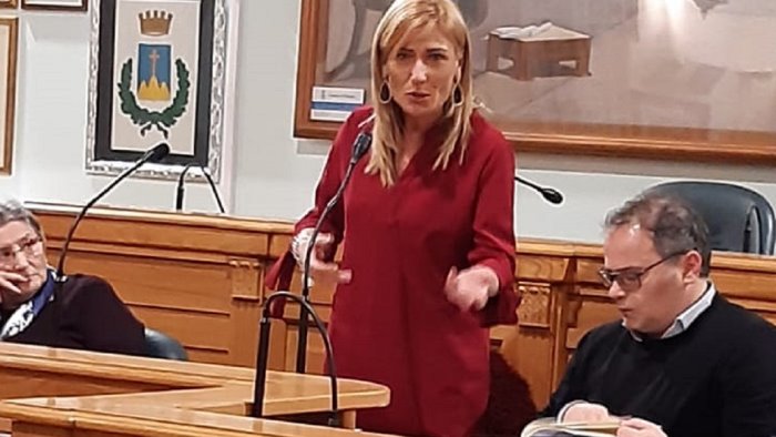 spese pazze e tasse alle stelle stangata senza precedenti ad atripalda