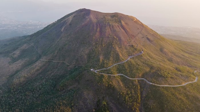 marito e moglie si perdono nel parco del vesuvio tre ore di ricerche salvati