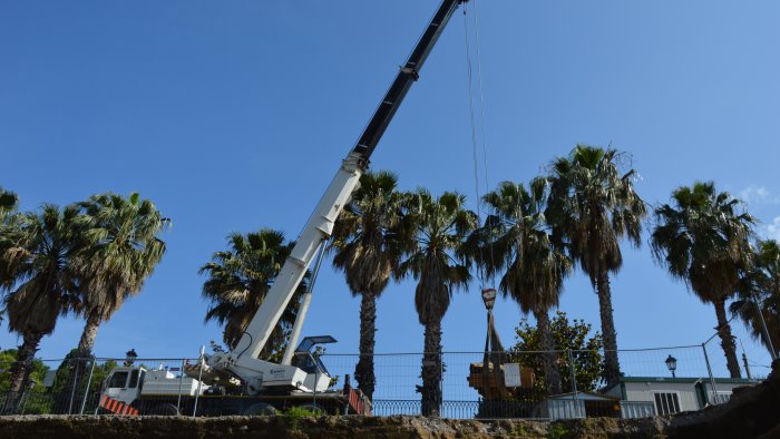 nel cantiere dell ex asilo nido spuntano le mura dell antica citta di nuceria