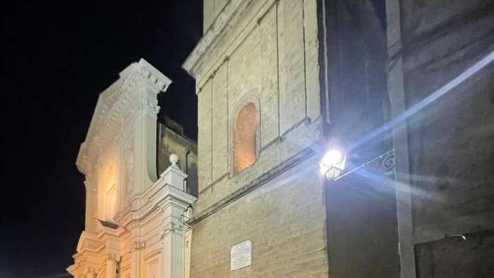 casoria centro storico a led illuminate basilica e chiesa bel colpo d occhio