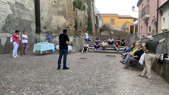 ariano un viaggio affascinante nei vicoli per recuperare la memoria