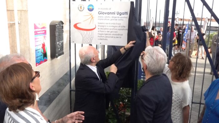 una vita per lo sport salerno rende omaggio a giovanni ugatti
