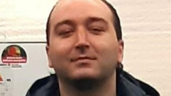 mario ucciso ad angri dopo una lite una vita difficile anche in famiglia