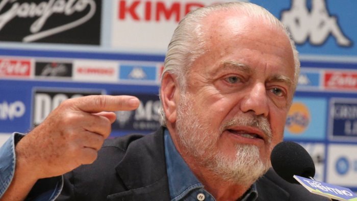 il presidente del napoli de laurentiis a telese il 28 giugno