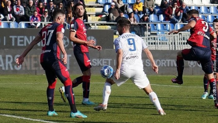dossena dal cagliari al como e l avellino sorride per il bonus