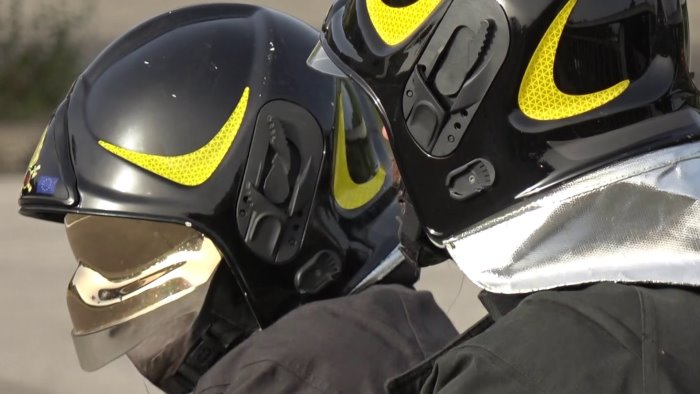 incendio nell area industriale di vallata paura in fabbrica