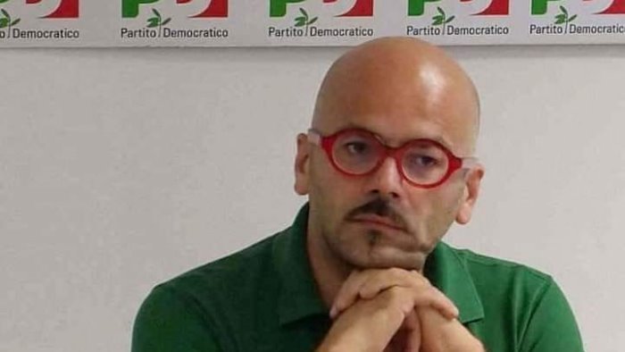 il segretario provinciale del pd cacciano firma referendum proposto dalla cgil