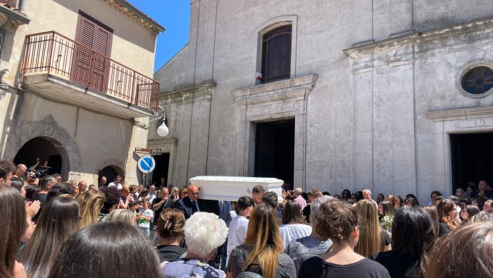 bimbo morto a montemarano don enzo ora il silenzio rappresenti vicinanza