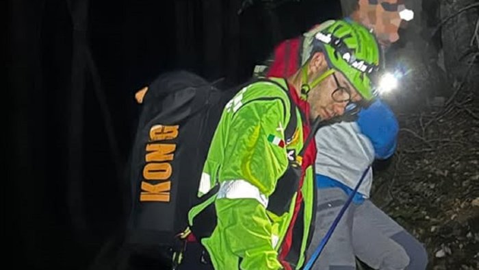 escursionisti dispersi nel salernitano recuperati e salvati dal cnsas