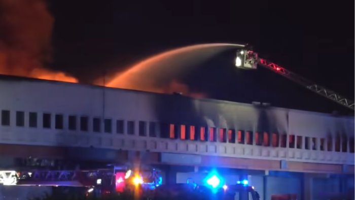 incendio interporto di nola arrivano i primi risultati sulla diossina nell aria