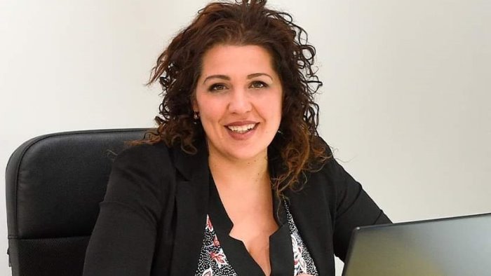 femminicidio afragola bilotti m5s tutti uniti contro le violenze di genere