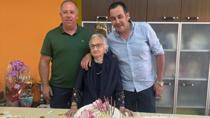 centola festa per i 100 anni della signora maria quarracino