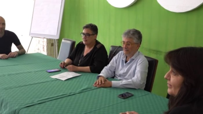 crisi comune spunta la mozione dei festiani il bene della citta al primo posto