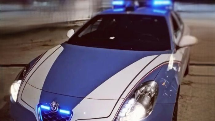 la camorra continua ad uccidere 37enne assassinato all interno di un negozio