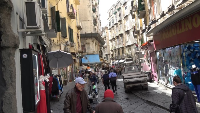 napoli primi effetti dei controlli sui b b sequestrato un immobile